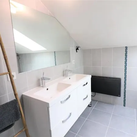 Loft Industriel A Aurillac, Proche Centre-ville, 2 Chambres, Garage, Wifi, Equipements Premium - Fr-1-742-490 Lejlighed Aurillac