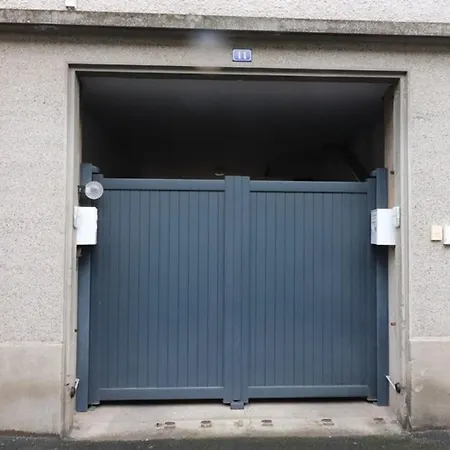 Loft Industriel A Aurillac, Proche Centre-ville, 2 Chambres, Garage, Wifi, Equipements Premium - Fr-1-742-490